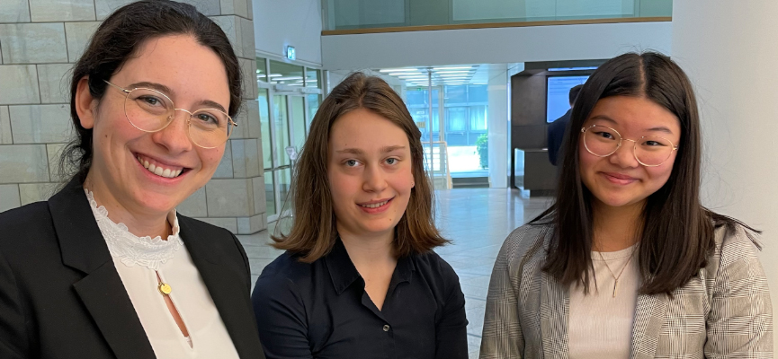 Carolina und Jenny bei einem der vorherigen Girls and Boys Days im Landtag